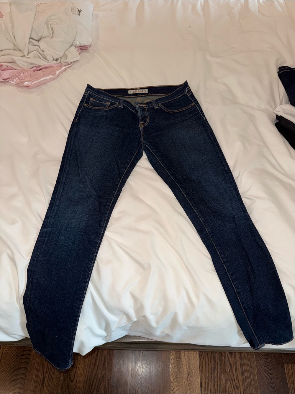 J Brand 910 Mid-Rise Skinny Jeans – DKV Dark Wash – Size 28
